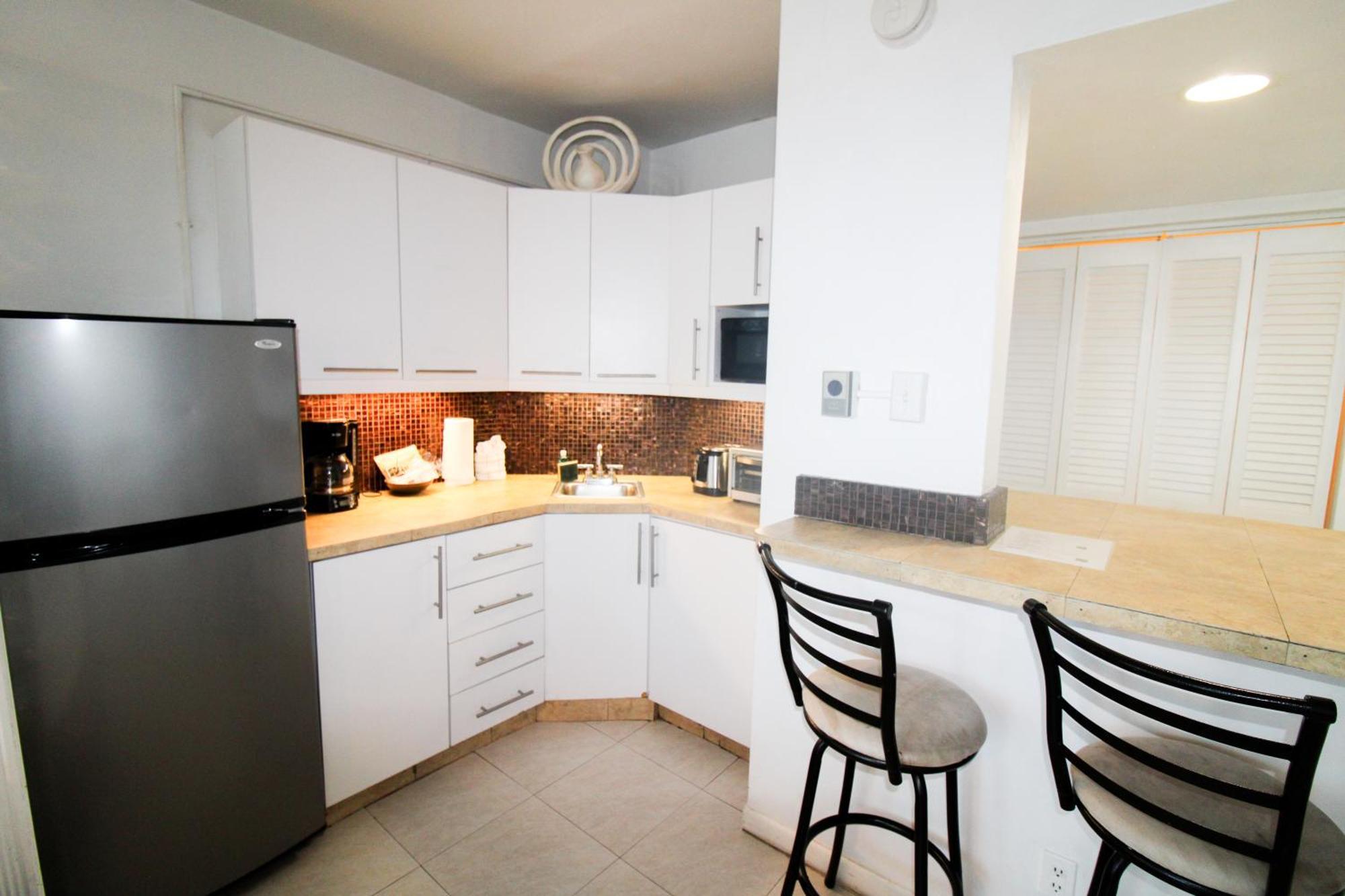 Castle 1120 Bayview Studio, Access, Pool, Tennis, Free Parking Ferienhaus